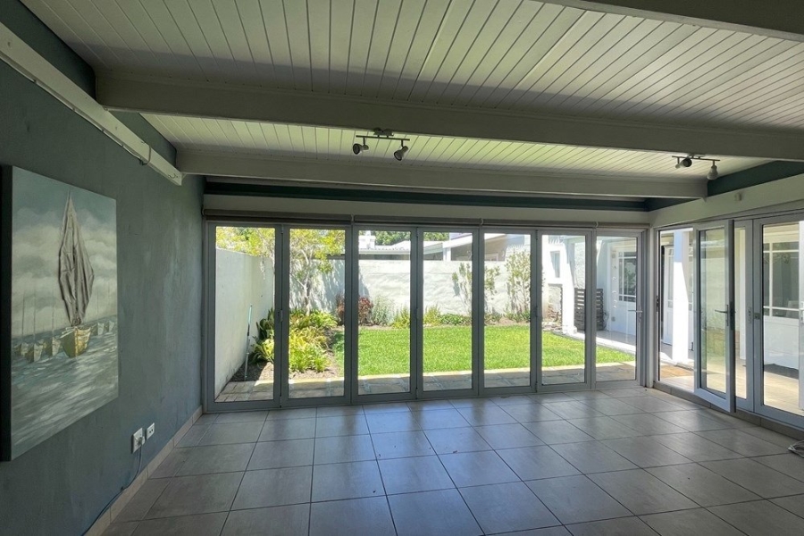 2 Bedroom Property for Sale in Keurboomstrand Western Cape